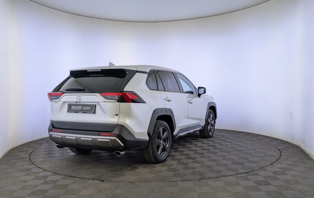 Toyota RAV4, 2022 год, 3 780 000 рублей, 5 фотография