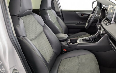 Toyota RAV4, 2022 год, 3 780 000 рублей, 25 фотография
