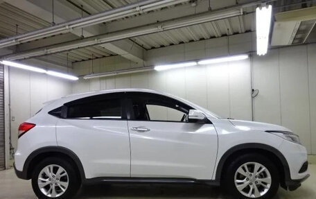 Honda Vezel, 2017 год, 1 238 000 рублей, 2 фотография