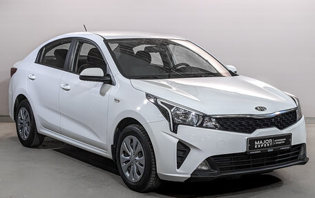 KIA Rio IV, 2021 год, 1 695 000 рублей, 3 фотография