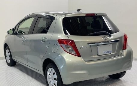 Toyota Vitz, 2013 год, 577 000 рублей, 3 фотография
