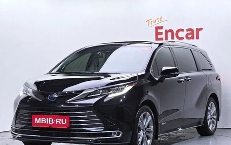 Toyota Sienna, 2021 год, 3 660 000 рублей, 1 фотография