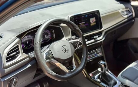 Volkswagen T-Roc I, 2022 год, 2 250 000 рублей, 7 фотография