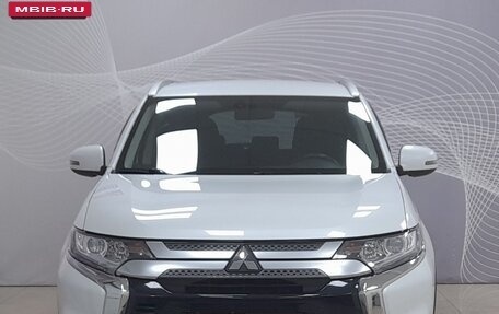 Mitsubishi Outlander III рестайлинг 3, 2018 год, 1 876 000 рублей, 3 фотография