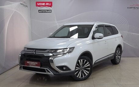 Mitsubishi Outlander III рестайлинг 3, 2018 год, 1 876 000 рублей, 2 фотография