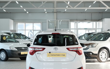 Toyota Vitz, 2019 год, 1 199 000 рублей, 6 фотография