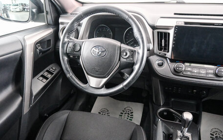 Toyota RAV4, 2019 год, 3 399 000 рублей, 9 фотография