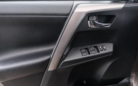 Toyota RAV4, 2019 год, 3 399 000 рублей, 21 фотография