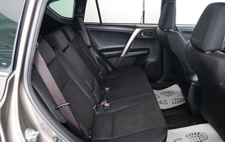 Toyota RAV4, 2019 год, 3 399 000 рублей, 23 фотография