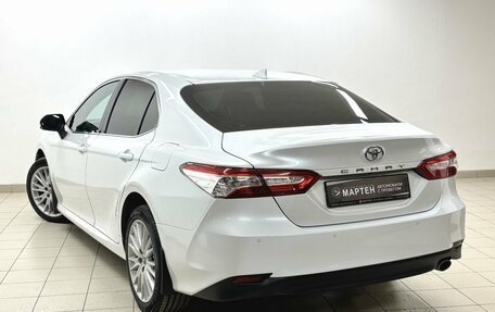 Toyota Camry, 2022 год, 3 699 000 рублей, 6 фотография