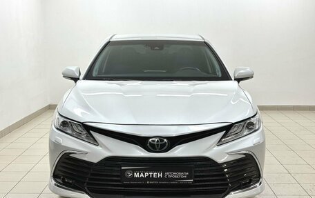 Toyota Camry, 2022 год, 3 699 000 рублей, 2 фотография