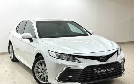 Toyota Camry, 2022 год, 3 699 000 рублей, 3 фотография