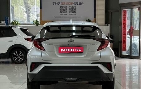 Toyota C-HR I рестайлинг, 2022 год, 2 080 000 рублей, 6 фотография