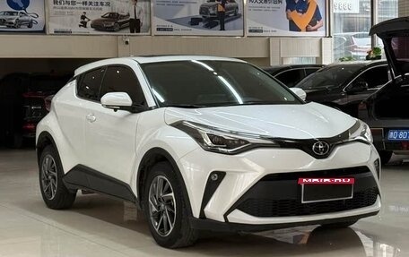 Toyota C-HR I рестайлинг, 2022 год, 2 080 000 рублей, 3 фотография