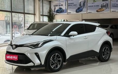 Toyota C-HR I рестайлинг, 2022 год, 2 080 000 рублей, 2 фотография
