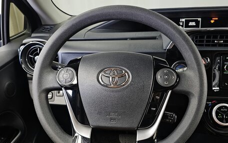 Toyota Prius c I, 2019 год, 1 530 000 рублей, 13 фотография