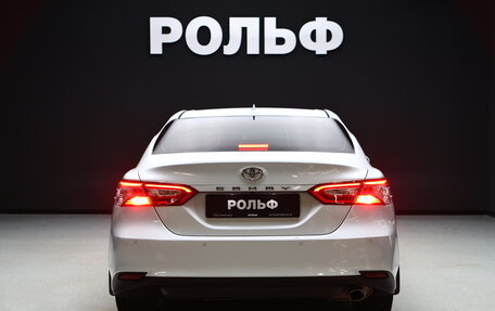 Toyota Camry, 2021 год, 2 945 000 рублей, 4 фотография