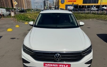 Volkswagen Tiguan II, 2021 год, 2 222 222 рублей, 2 фотография