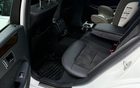 Mercedes-Benz E-Класс, 2015 год, 2 500 000 рублей, 15 фотография