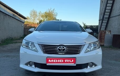Toyota Camry, 2012 год, 2 250 000 рублей, 2 фотография