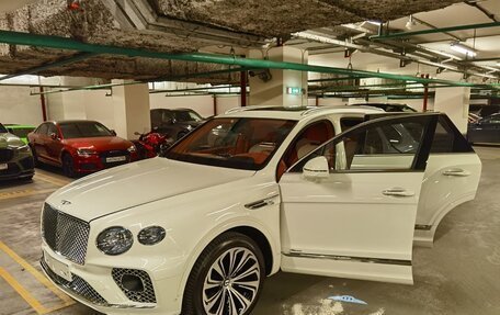 Bentley Bentayga I, 2022 год, 27 000 000 рублей, 4 фотография