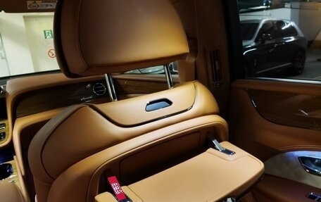 Bentley Bentayga I, 2022 год, 27 000 000 рублей, 7 фотография