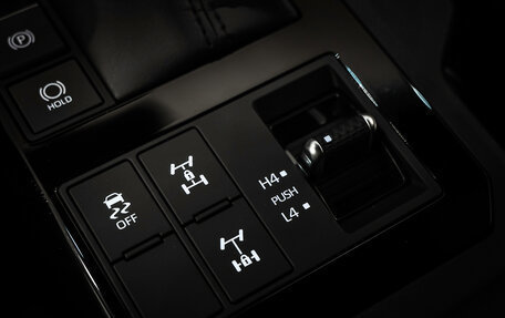 Toyota Land Cruiser Prado, 2024 год, 10 900 000 рублей, 28 фотография