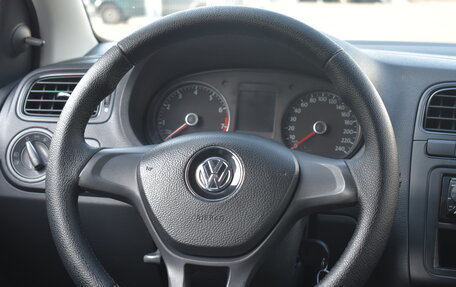 Volkswagen Polo VI (EU Market), 2018 год, 700 000 рублей, 11 фотография