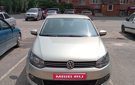 Volkswagen Polo VI (EU Market), 2012 год, 750 000 рублей, 1 фотография