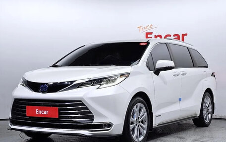 Toyota Sienna, 2021 год, 3 700 000 рублей, 1 фотография