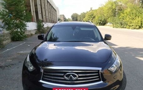 Infiniti QX70, 2014 год, 2 350 000 рублей, 10 фотография