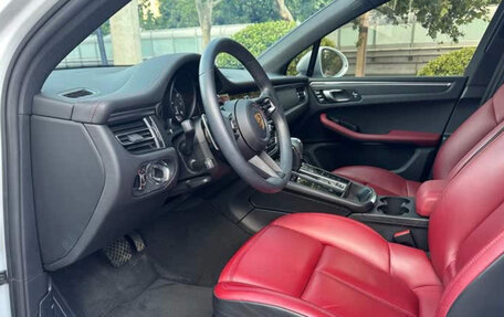 Porsche Macan I рестайлинг, 2022 год, 4 750 000 рублей, 6 фотография