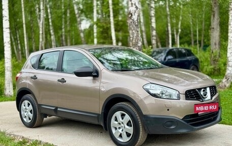 Nissan Qashqai, 2011 год, 920 000 рублей, 2 фотография