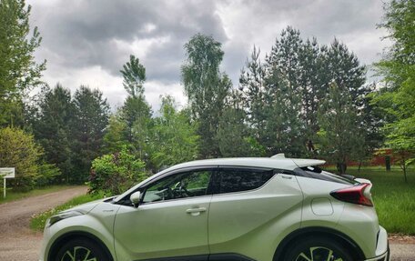 Toyota C-HR I рестайлинг, 2019 год, 2 150 000 рублей, 2 фотография
