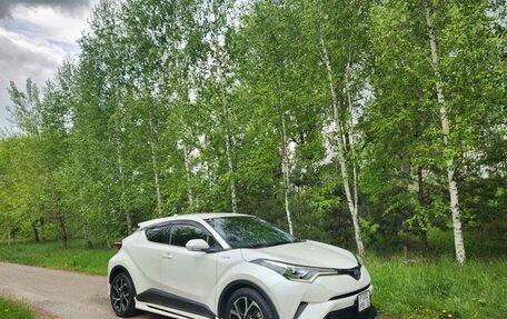 Toyota C-HR I рестайлинг, 2019 год, 2 150 000 рублей, 15 фотография