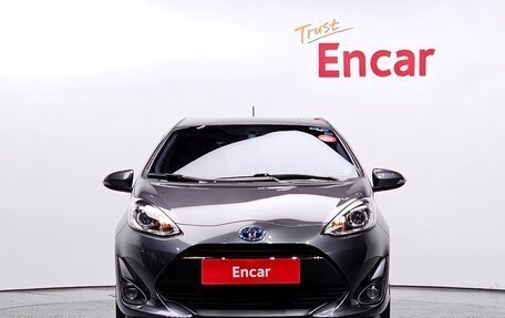 Toyota Prius c I, 2019 год, 1 570 000 рублей, 2 фотография