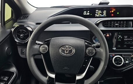 Toyota Prius c I, 2019 год, 1 570 000 рублей, 14 фотография