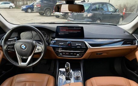 BMW 5 серия, 2021 год, 3 300 000 рублей, 10 фотография
