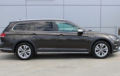 Volkswagen Passat B8 рестайлинг, 2017 год, 2 590 000 рублей, 5 фотография