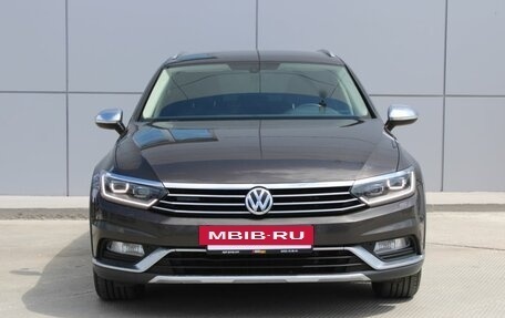 Volkswagen Passat B8 рестайлинг, 2017 год, 2 590 000 рублей, 2 фотография