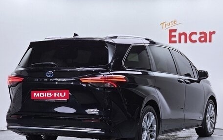 Toyota Sienna, 2021 год, 3 660 000 рублей, 3 фотография