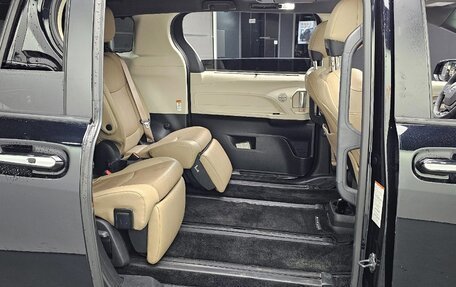 Toyota Sienna, 2021 год, 3 660 000 рублей, 14 фотография