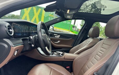 Mercedes-Benz E-Класс, 2018 год, 3 590 000 рублей, 7 фотография