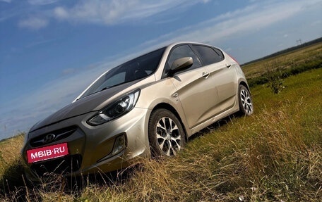 Hyundai Solaris II рестайлинг, 2013 год, 580 000 рублей, 9 фотография