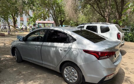 Hyundai Solaris II рестайлинг, 2017 год, 1 200 000 рублей, 2 фотография