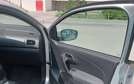 Volkswagen Polo VI (EU Market), 2012 год, 750 000 рублей, 13 фотография