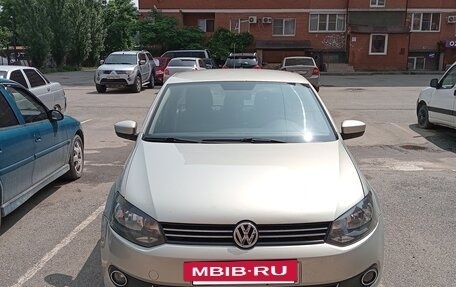 Volkswagen Polo VI (EU Market), 2012 год, 750 000 рублей, 2 фотография