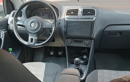 Volkswagen Polo VI (EU Market), 2012 год, 750 000 рублей, 17 фотография