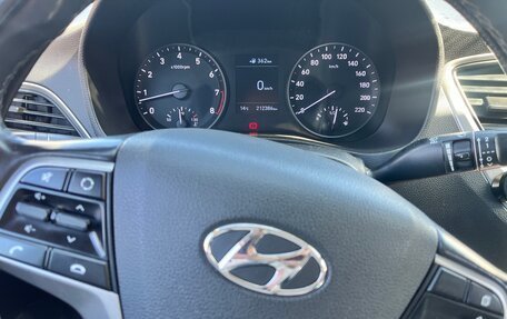 Hyundai Solaris II рестайлинг, 2017 год, 975 000 рублей, 4 фотография