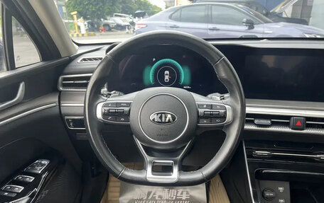 KIA K5, 2021 год, 1 650 000 рублей, 12 фотография